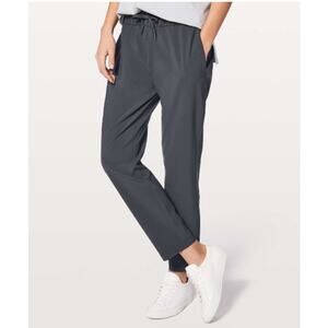 Lululemon On The Fly Pant *Woven 28" in Blue Tied // 2